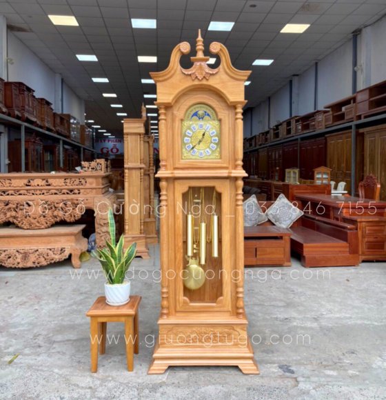 Đồng hồ cây gỗ gõ đỏ mẫu hiện đại 