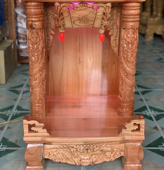 Bàn thờ ông địa gỗ xoan - mẫu bằng cột 