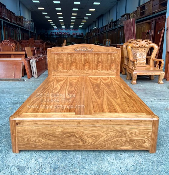 Giường ngủ gỗ Hương Xám vạt phản liền - mẫu hoa vòm