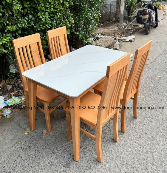 Bàn Ăn Gỗ Sồi Nga 4 Ghế Mặt Đá Lau Màu Gõ Đỏ 