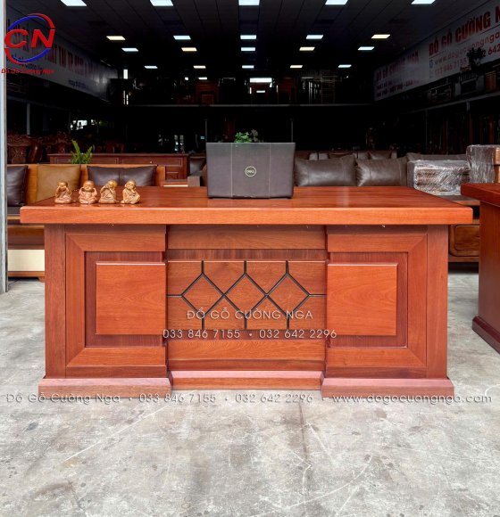 Bàn Làm Việc Giám Đốc Gỗ Xoan Đào 1m67 - Chạm Chỉ Đen