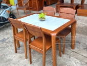 Chọn mua bàn ăn gỗ sồi nga tại khu vực Quận 12